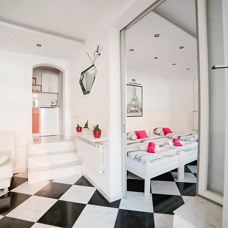 Apartman Hitno Tuzla Eksteriør bilde