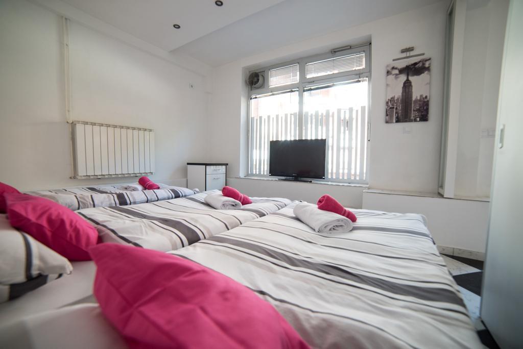 Apartman Hitno Tuzla Eksteriør bilde